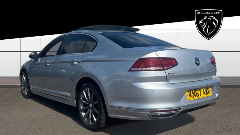 Volkswagen Passat 2.0 TDI R-Line 4dr DSG [Panoramic Roof] Diesel Saloon